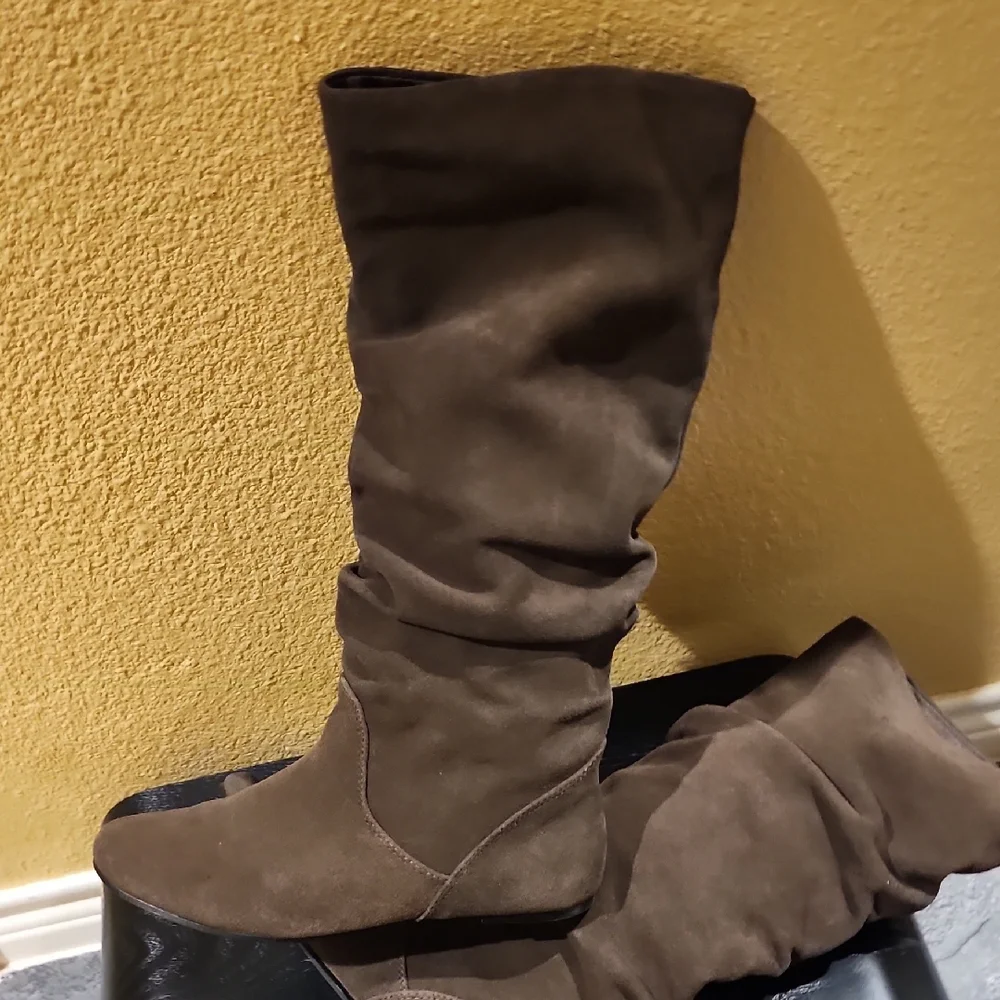 Steve Madden Brown Slouchy Boots - Picture 8 of 10